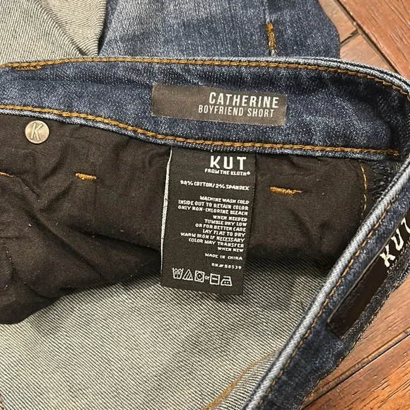 Catherine Boyfriend short stretch denim cuffed 2% spandex 6.5 inch inseam - Picture 6 of 9